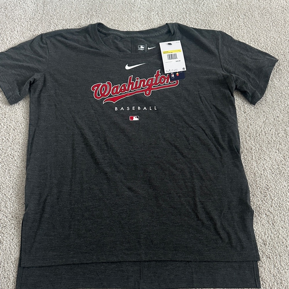 New-Women’s dark grey Nike Washington nationals shirt-size small